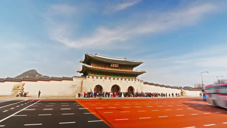 beautiful-architecture-gyeongbokgung-palace-in-seoul-south-korea