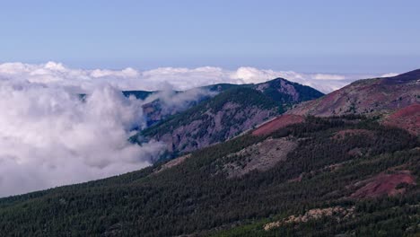 Sea-of-clouds-seen-from-Teide-national-park,-Tenerife