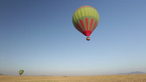 Hot-air-balloons-flying-in-the-sky-of-Marrakech