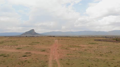 Roadtrip-on-a-motorbike-through-samburu-maasai-land,-Kenya