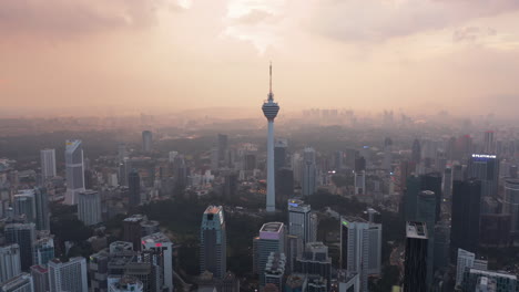 Stadtbild-Der-Innenstadt-Von-Kuala-Lumpur,-Luftaufnahme,-Bei-Sonnenuntergang,-Kuala-Lumpur,-Malaysia