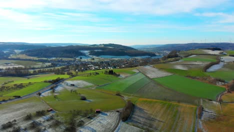 Vuelo-De-Drones-Sobre-El-Campo-En-Alemania