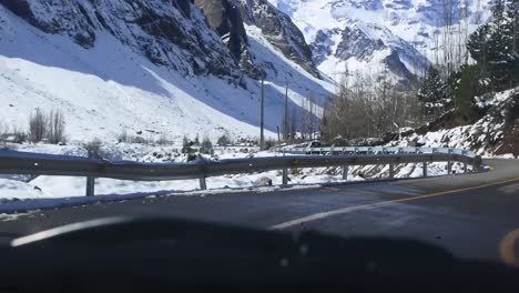 Driving-in-cordillera-de-los-Andes