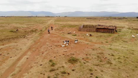 Roadtrip-on-a-motorbike-through-samburu-maasai-land,-Kenya