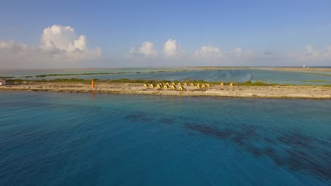 The-monuments-and-slave-huts-of-Bonaire