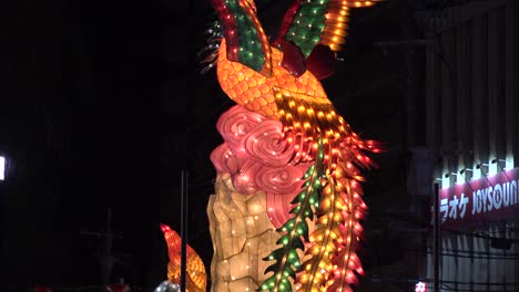 Das-Nagasaki-Laternenfest-Ist-Eine-Jährliche-Veranstaltung-In-Der-Stadt-Nagasaki,-Japan,-Die-Ursprünglich-Von-Chinesischen-Bewohnern-Ins-Leben-Gerufen-Wurde,-Um-Das-Chinesische-Neujahr-Zu-Feiern