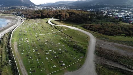 Blick-Auf-Den-Friedhof-Der-Stadt-Ushuaia