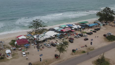 Seaside-restaurants-at-Coco-beach-Dar-es-Salaam,-Tanzania
