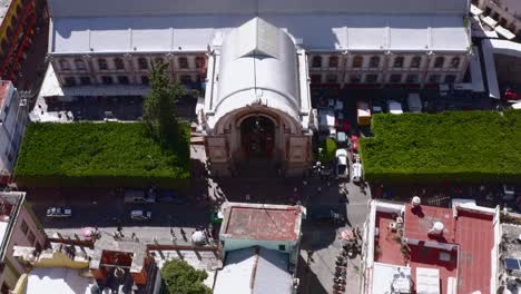AERIAL:-Guanajuato-City,-Mexico,-Mercado-de-Guadalupe