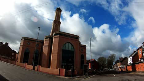 Lapso-De-Tiempo,-Vista-De-Lapso-De-Tiempo-De-La-Mezquita-Gilani-Noor-En-Longton,-Stoke-On-Trent,-Staffordshire,-La-Nueva-Mezquita-Que-Se-Está-Construyendo-Para-Que-La-Creciente-Comunidad-Musulmana-Adore-Y-Se-Congregue