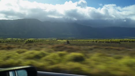 Dies-Ist-Eine-Aufnahme-Einer-Landschaft-Aus-Einem-Auto-Auf-Der-Großen-Insel-In-Hawaii