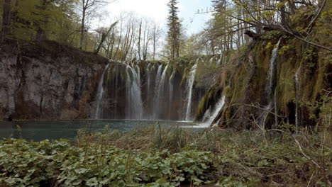 The-big-waterfalls-of-Plitivce-National-Park-in-Croatia