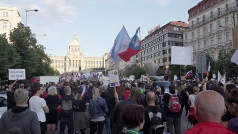 Massendemonstration-Gegen-Die-Tschechische-Regierung,-Andrej-Babis-Und-Milos-Zeman,-50.000-Menschen