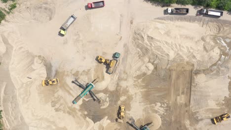 Schwermaschinen-Radlader-Auf-Sandmine