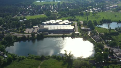 Vertriebslogistikgebäude-Und-Industriegebiet---Luftbild