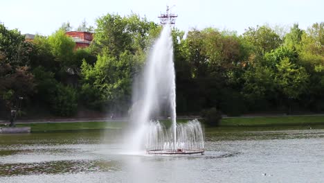 Park-fountain,-city-center.-lagoon