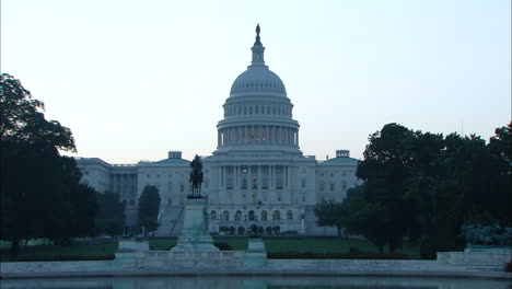 Edificio-Del-Capitolio-De-Estados-Unidos-Al-Amanecer,-Washington-DC