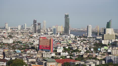 Vista-Panorámica-De-La-Ciudad-De-Bangkok-Durante-El-Día-En-Tailandia,-Asia