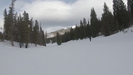 Snowboard-En-Cámara-Lenta-En-Breckenrdige-Colorado-Durante-Un-Increíble-Polvo-Fresco