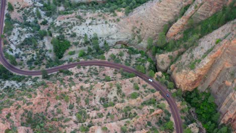 Imágenes-Aéreas-De-Drones-Del-Parque-Nacional-Zion-En-Utah,-Estados-Unidos