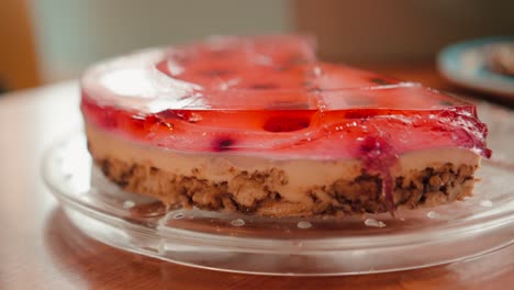 homemade-strawberry-cake-with-jelly