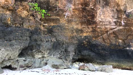 Green-Bowl-beach-180-degrees-turn-with-rocky-wall-in-Bali-Indonesia