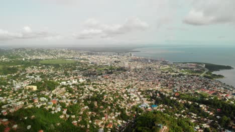 Luftaufnahme-Des-Hafens-Von-Spanien,-Der-Hauptstadt-Von-Trinidad-Und-Tobago