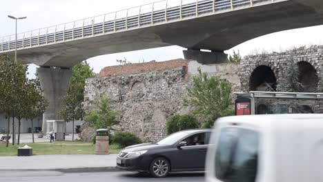 Ruinen-Der-Antiken-Galata-Mauern-Oder-Mauern-Von-Konstantinopel-In-Istanbul,-Türkei