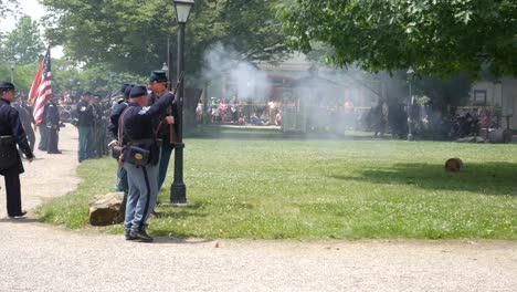 Civil-War-Battle-re-enactment-at-the-Ohio-History-Center-in-the-Ohio-Village