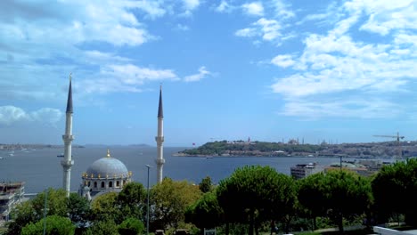 Zeitraffer:-Sommerlandschaftsansicht-Der-Stadt-Istanbul,-Des-Bosporus-Und-Der-Europäischen-Seite-In-Istanbul,-Türkei