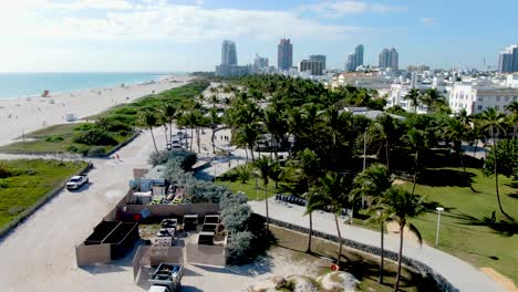Flying-Above-Lummus-Park-At-South-Beach-Neighborhood-In-Miami-Beach,-Florida