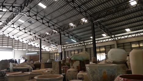 Various-Kinds-Of-Colorful-Ceramic-Furnitures-At-The-Shop