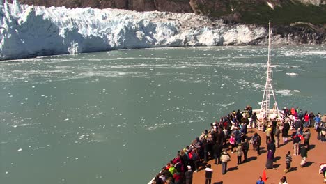 Crucero-Frente-Al-Glaciar-Margerie-En-El-Parque-Nacional-De-La-Bahía-De-Los-Glaciares-Alaska