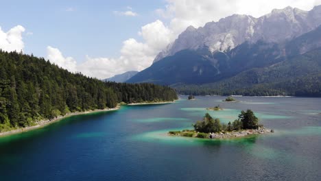 Scenic-view-in-Eibsee-Lake-in-Germany