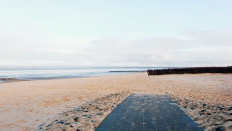 Kamerafahrt-Strand-An-Der-Nordsee