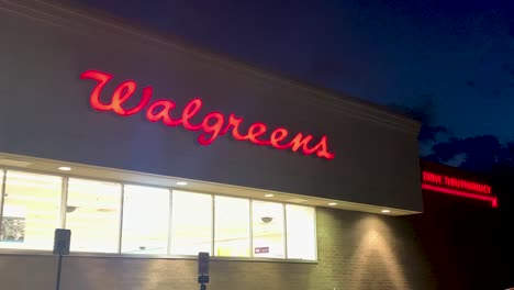 Walgreens-Durgstore-Drive-thru-pharmacy-store-at-night
