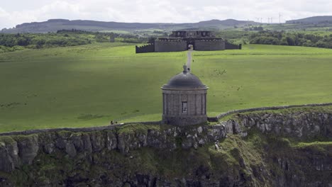 Downhill-beach-and-Mussenden-Temple-on-the-Causeway-Coastal-Route,-Northern-Ireland