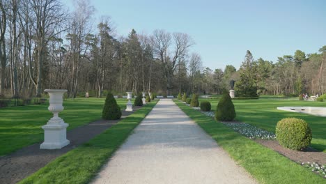 Birute-Gartenpark-In-Palanga-Mit-Wanderwegen-Zum-Bernsteinmuseum