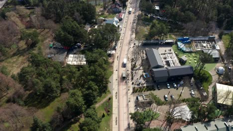 Luftaufnahme:-Menschen-Genießen-Den-Sonnigen-Nachmittag-In-Der-Zentralen-Fußgängerzone-Von-Basanaviciaus-In-Palanga