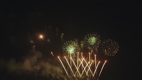 Splendid-nightly-colorful-fireworks-show