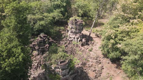 Angkor-temple-ruins-in-the-Jungle,-Preah-Khan-Kampong-Svay,-prasat-Bakhan