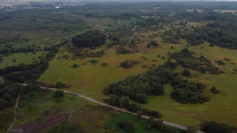 Luftaufnahme-Aus-Der-Vogelperspektive-Beim-Flug-über-Ein-Wunderschönes-Naturschutzgebiet-In-Großbritannien