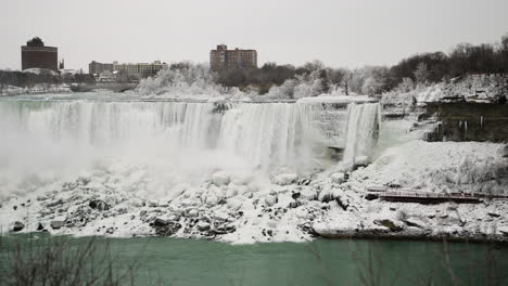 Large-view-of-frosty-Niagara-Falls