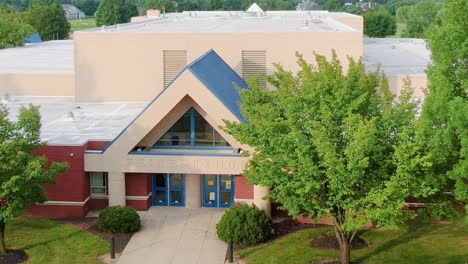 Entrance-of-Reidenbaugh-Elementary-School,-Lititz,-Pennsylvania