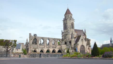 Iglesia-De-Saint-Etienne-Le-Vieux-Al-Aire-Libre-Establecimiento-De-Tiro-Deslizante