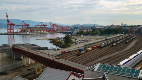Belebte-Tageslandschaft-Am-Pier-In-Kanada,-Vancouver-–-Zeitrafferaufnahme
