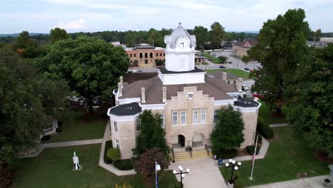 aerial-pullout-cumberland-county-courthouse-in-crossville-tennessee