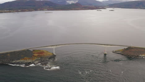 Drone-View-Of-Empty-Storseisundet-Bridge-Over-Serene-Seascape-In-Atlantic-Road,-More-og-Romsdal-County-In-Northern-Norway
