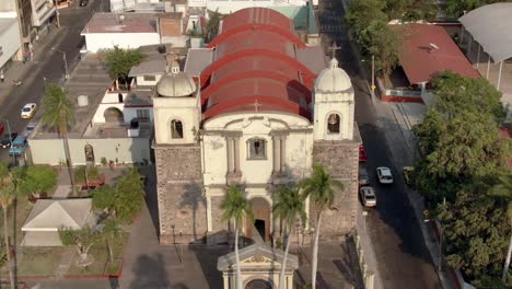 Exterior-Facade-Of-Templo-de-la-Merced-At-Daytime-In-Colima,-Mexico