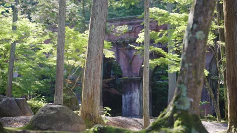 Acueducto-Suirokaku-En-Kyoto,-Tranquila-Mañana-De-Otoño